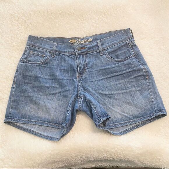 Old Navy The Boyfriend Jean Shorts Size 2 Blue Lightly Distressed🔥 - Picture 1 of 4